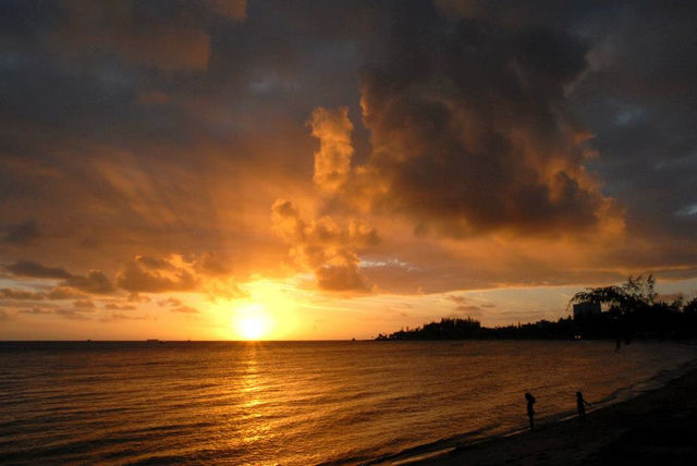 Zonsondergang op L`\u00eele aux Canards, Noum\u00e9a