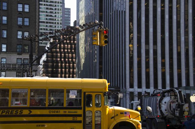 new_york_new_yorkers_busstop