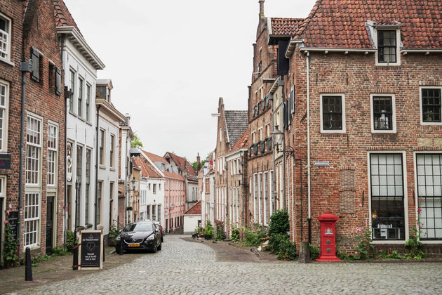 De mooie straatjes in het Bergkwartier brengen je echt weer even terug in de tijd