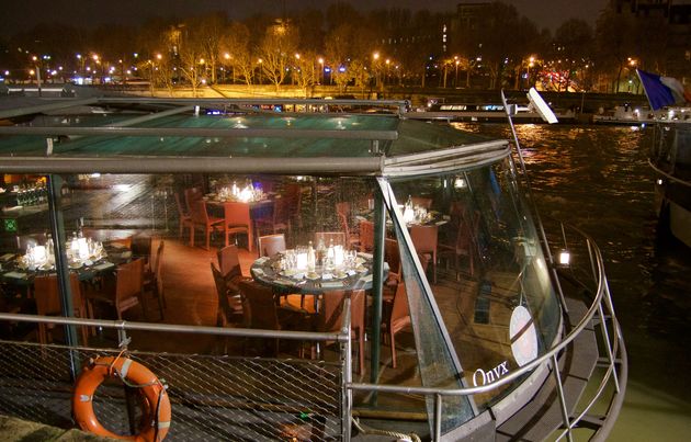 Doen: een boottocht over de Seine in het avondlicht