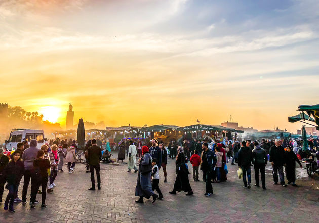 Als de zon ondergaat komt het plein pas echt tot leven