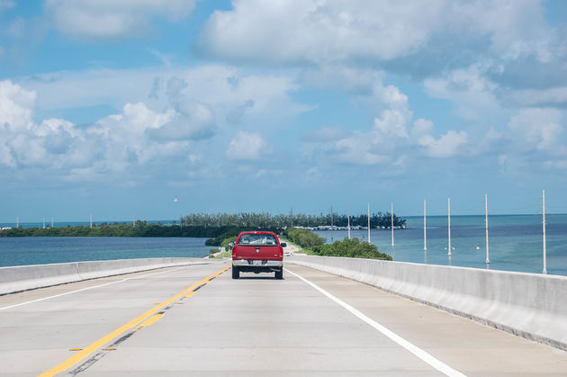 Huur een auto en rijdt deze geweldige weg af langs de Florida Keys