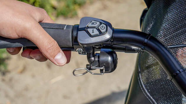 Via het stuur kun je gemakkelijk de motor van de fiets bedienen