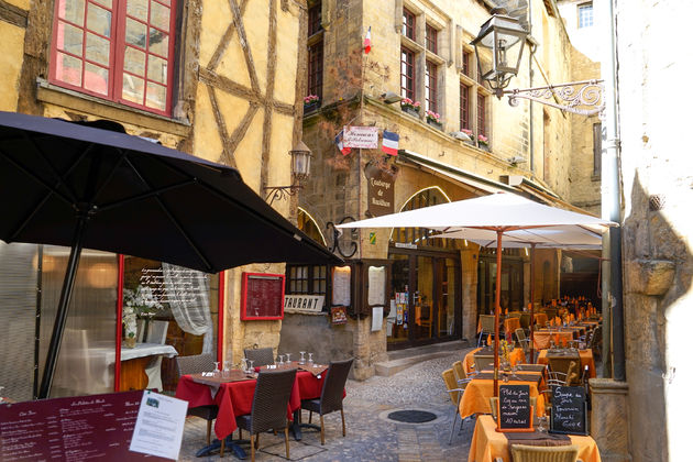 Zoveel leuke restaurants in de straatjes van Sarlat