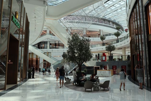 Wat een mega groot winkelcentrum is de Dubai Mall