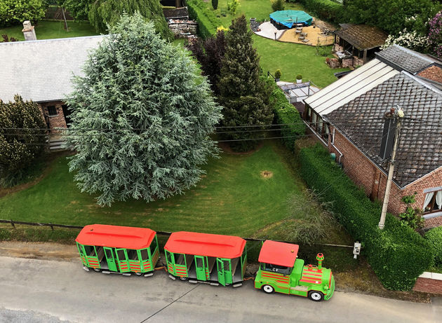 Met het hilarische treintje ga je omhoog om de stad van boven te bekijken