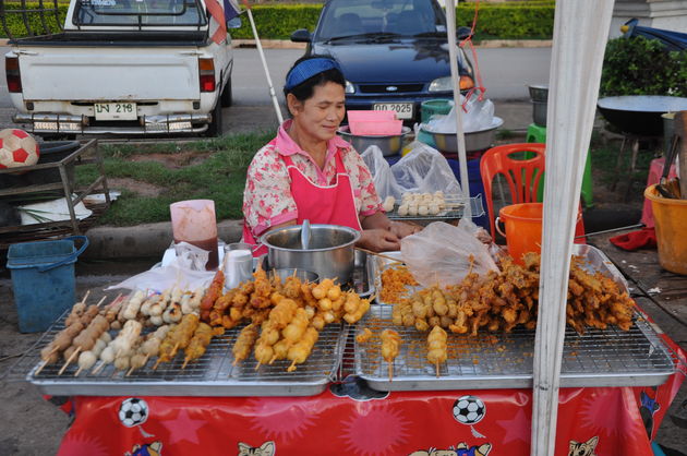 Eten doe je in Bangkok - nu nog - op straat