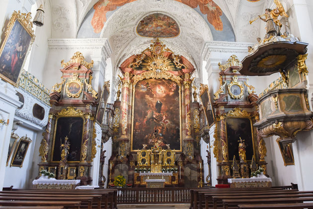 Binnenkijken in de kerk van St. Walburg