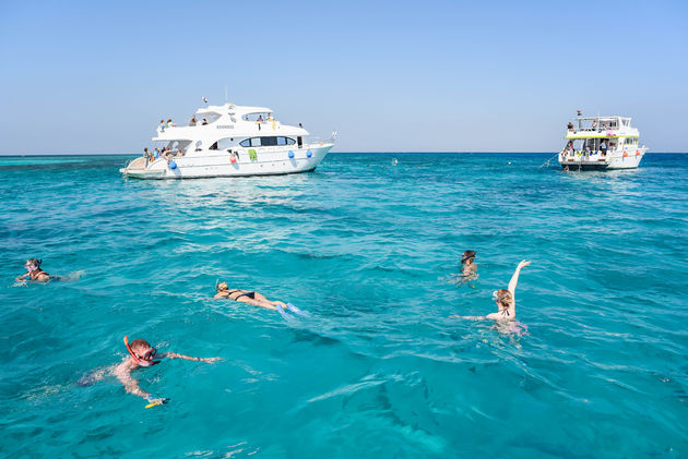 En ook zo leuk: een dagje snorkelen in het kristalheldere water van de Rode Zee