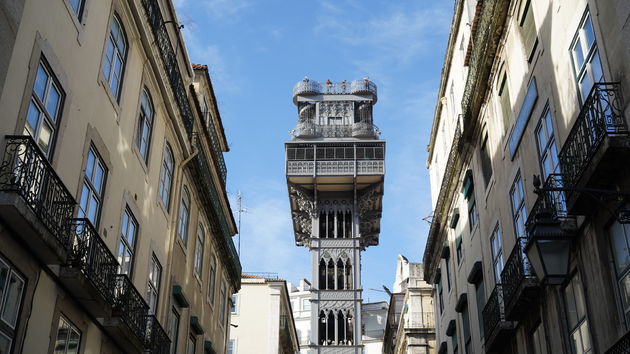 Elevador de Santa Justa, een lift van 45 meter die je naar een andere wijk brengt