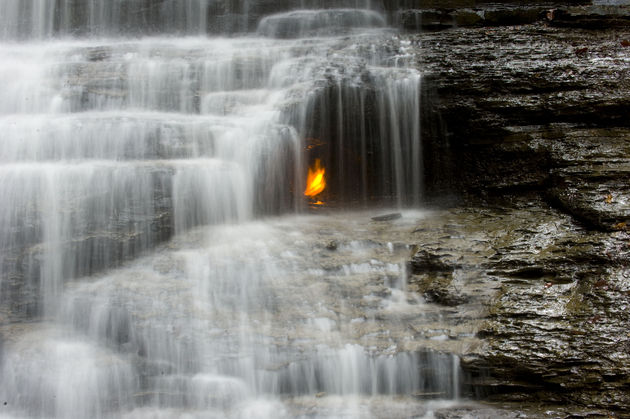 Eternal Flame Falls in de staat New York\u00a9 Wikipedia