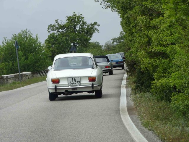 En met old-timers touren langs olijvenvelden!