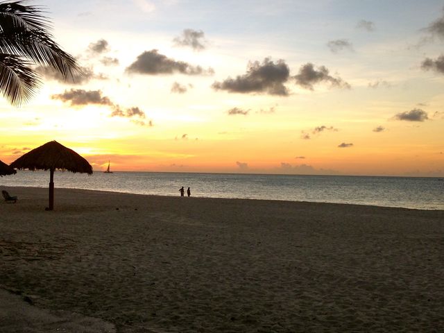 Zonsondergang op Eagle Beach Aruba