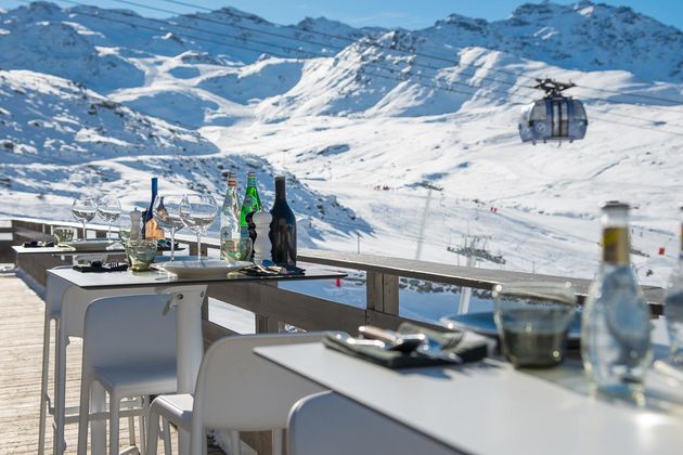 Dineren in stijl met uitzicht op de bergen