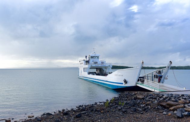 De ferry naar Fraser Island