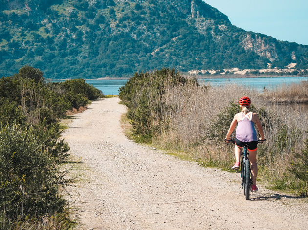 fietsen-gialova-lagoon-kalamata.jpeg