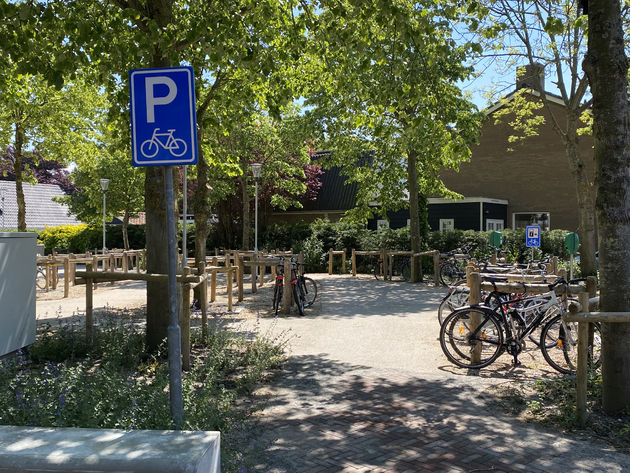 Parking voor fietsen in Domburg