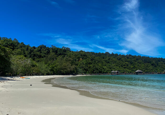 Maleisi\u00eb heeft plekken met de mooiste stranden. Dit is het strand van Gaya Island.