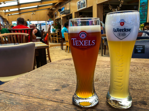 En een borrel natuurlijk. Texel heeft haar eigen bier, dat je natuurlijk geproefd moet hebben.