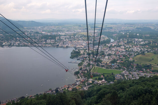 Neem in Gmunden de Gr\u00fcnberg Cable Car omhoog