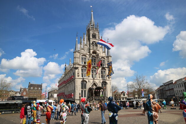 <em>Het mooie stadhuis van Gouda werd rond 1450 gebouwd.<\/em>