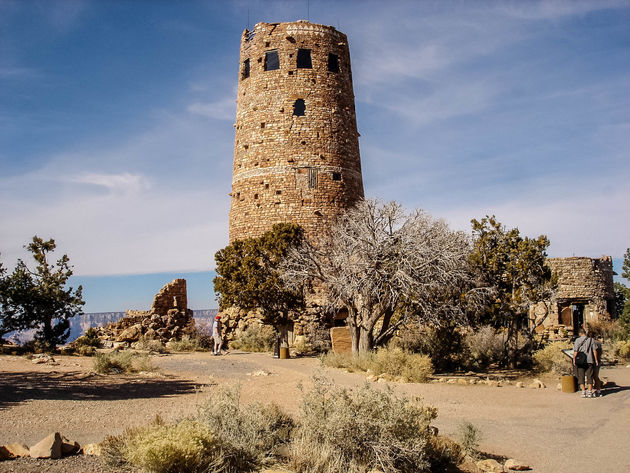 De Desert View Watchtower, een van de populaire uitkijkpunten van de South Rim van de Grand Canyon