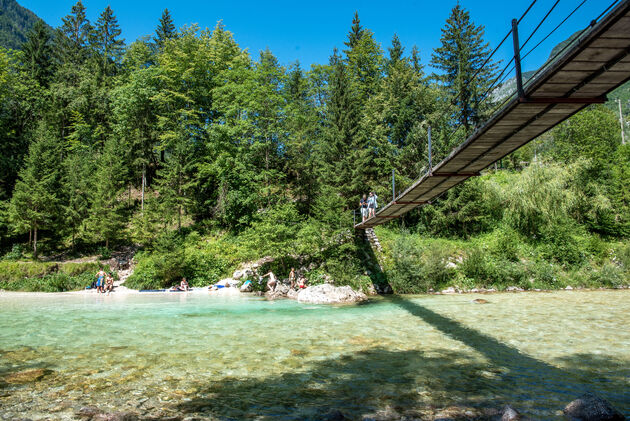 Tien kilometer rijden vanaf Bovec vind je deze schitterende plek