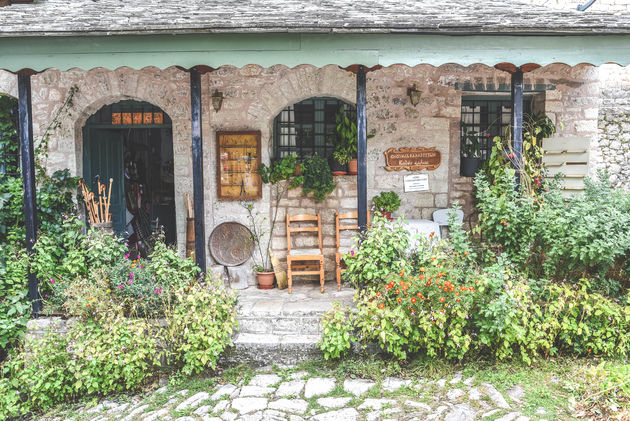 Midden in de bergen vind je kleine dorpjes met dit soort schattige huizen