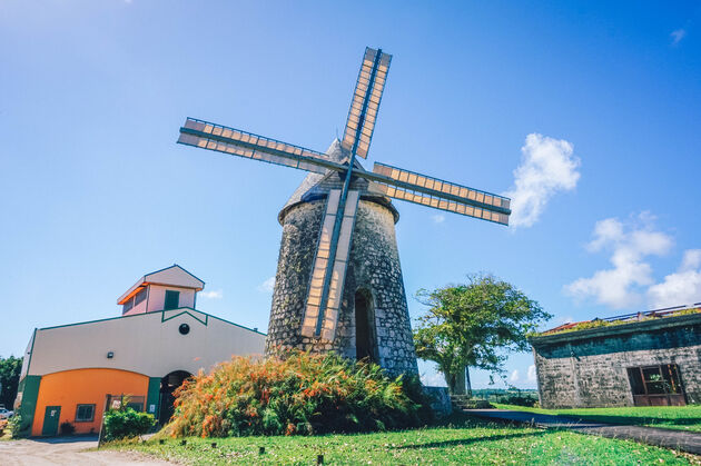 Je voelt je er vrij snel thuis als je deze molen spot. Het is Molen B\u00e9zard op Marie-Galante