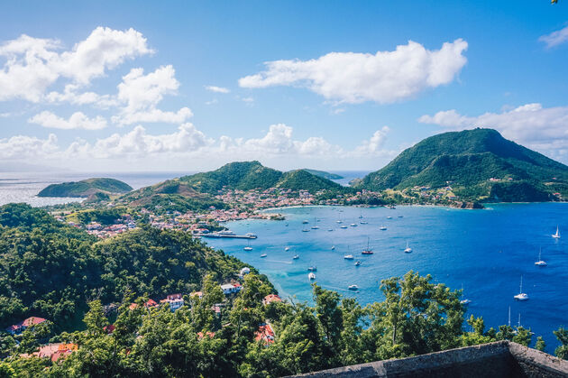 Fenomenaal uitzicht over de kleine eilanden die samen Les Saintes vormen