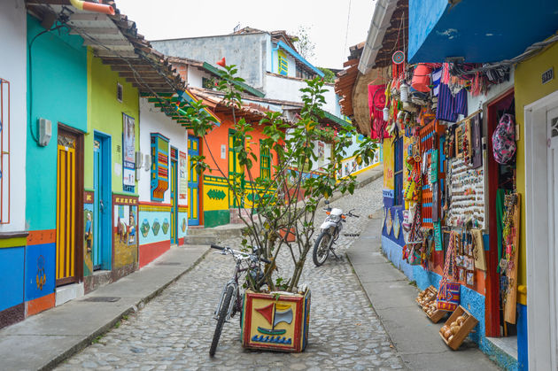 guatape-straat.jpeg