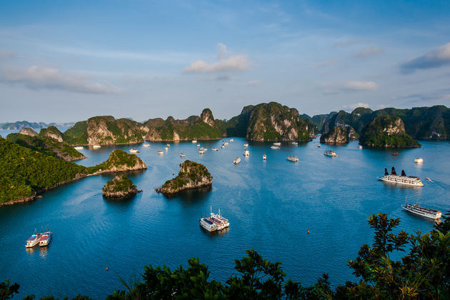 Ha Long Bay: het wereldwonder van Azi\u00eb\u00a9 sorintanase - Adobe Stock