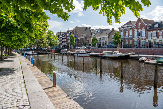 Vanuit de haven van Oudenbosch kun je een mooi rondje varen over de Mark en de Dintel