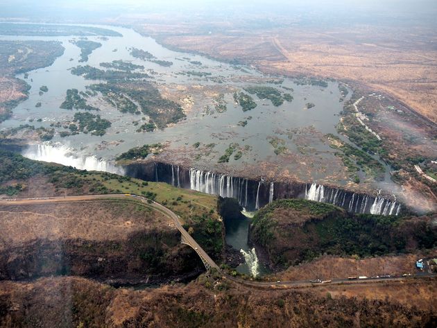 De Victoria Falls zijn met hun 1,7 km breedte de breedste watervallen van Afrika.