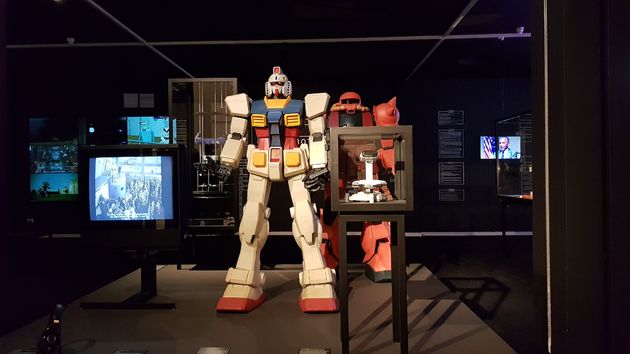 De tentoonstelling opent met oude bekenden, Transformers