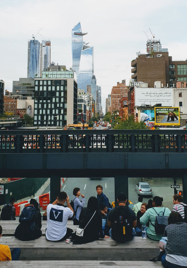 Aam het einde van de High Line kun je het Hudson Yards Observation Deck goed zien