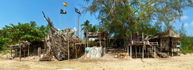 De bijzondere Hippy Bar op Koh Phayam. Foto credits: Hausleider.de