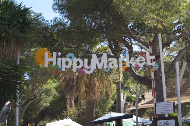 Paar uurtjes shoppen op de hippiemarkt van Es Canar