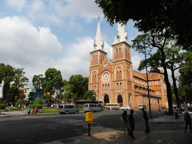 De beroemde Notre-Dame in Ho Chi Minh City