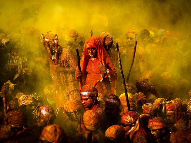 Holi levert prachtig kleurrijke foto`s op