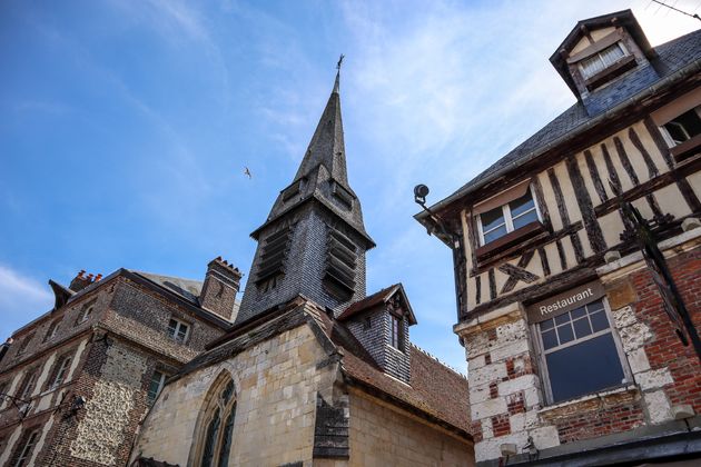 Oude huizen sieren de straten van Honfleur