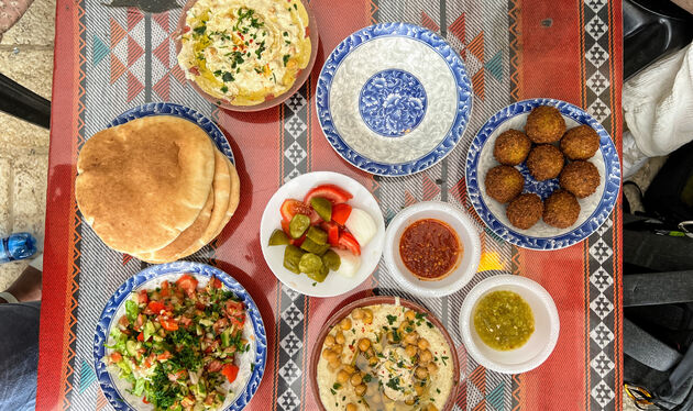 Ons tussendoortje in Jeruzalem, hummus, falafel en heerlijk brood