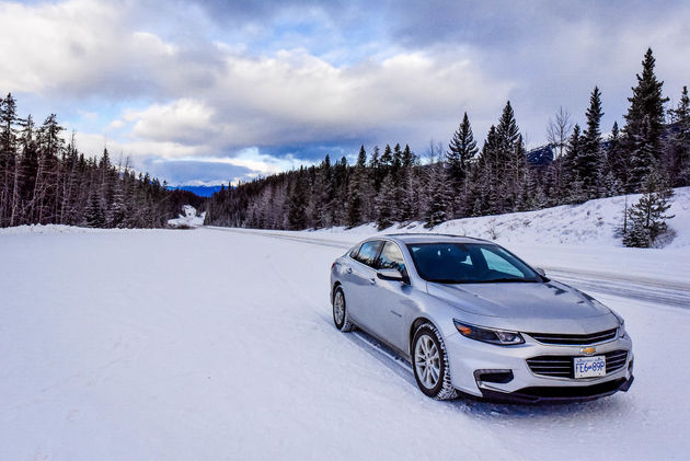 Winterbanden zijn verplicht wanneer je de Icefields Parkway in de winter wilt rijden