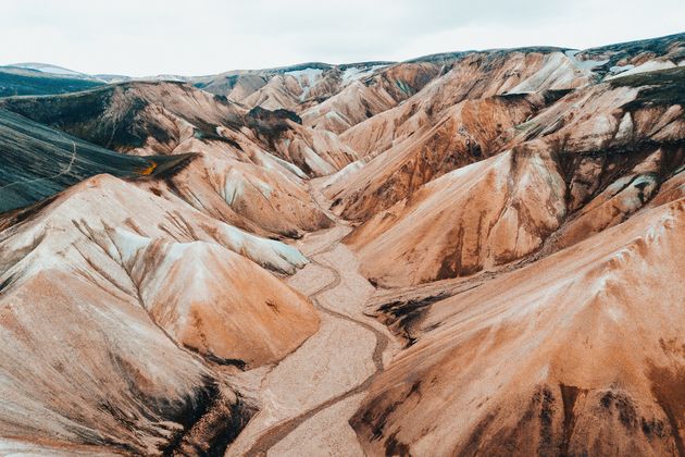 Hiken in IJsland betekent dat je wordt getrakteerd op dit soort buitenaarde landschappen