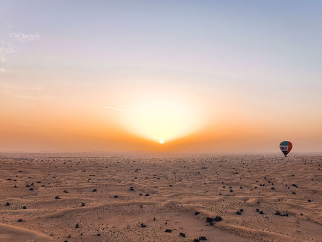 De perfecte afsluiter van onze reis door Dubai: een luchtballonvaart tijdens zonsopkomst