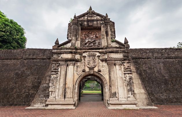 De ingang naar de oude wijk Intramuros in Manilla