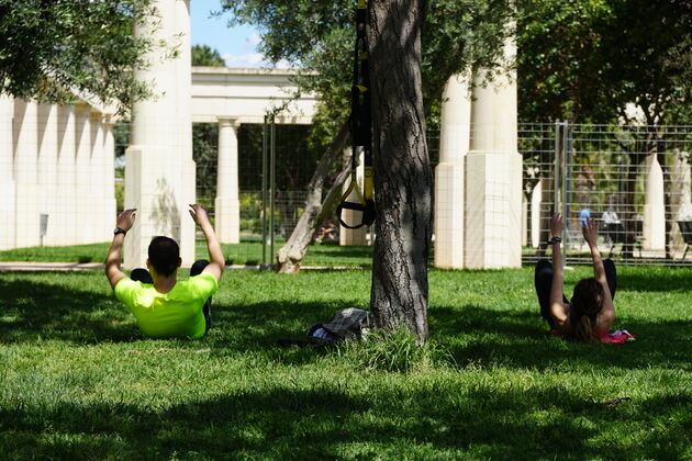 Je private workout met een TRX aan de boom