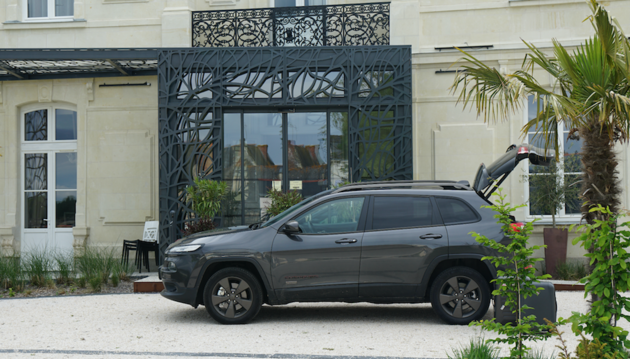 jeep-cherokee-75th-anniversary-edition.png