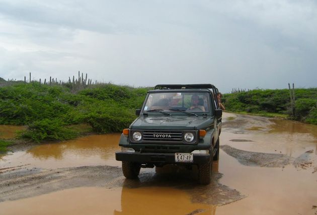 <strong><\/strong>Onze jeep is nu nog schoon...