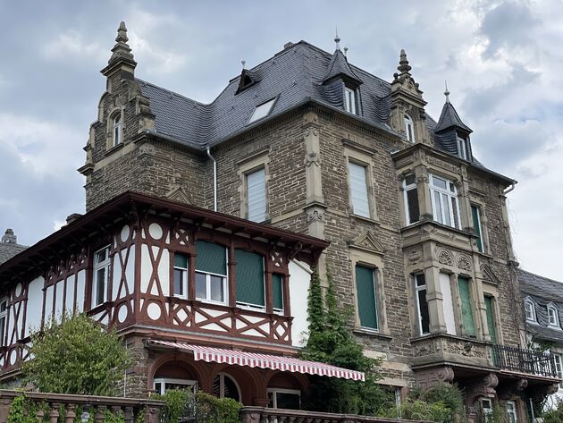 <em>Vergaap je aan de prachtige jugendstil in Traben-Trarbach.<\/em>